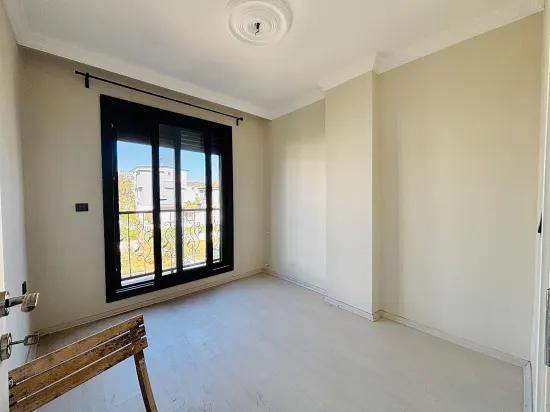 İzmir Seferihisar In Cumhuriyet Neighbourhood Shared Entrance 3+1 For Sale Detached Villa