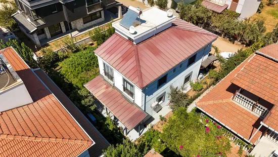 Garden 2+1 Summer Villa For Sale In Payamlı Neighbourhood, Seferihisar, İzmir