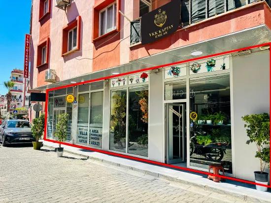 İzmir Seferihisar In the centre 110m² for sale shop