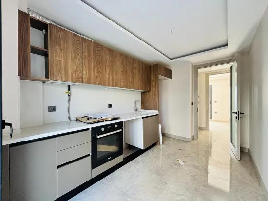 Seferihisar In Necat Hepkon Neighbourhood In pool site Detached Garden For sale 2+1 Flat