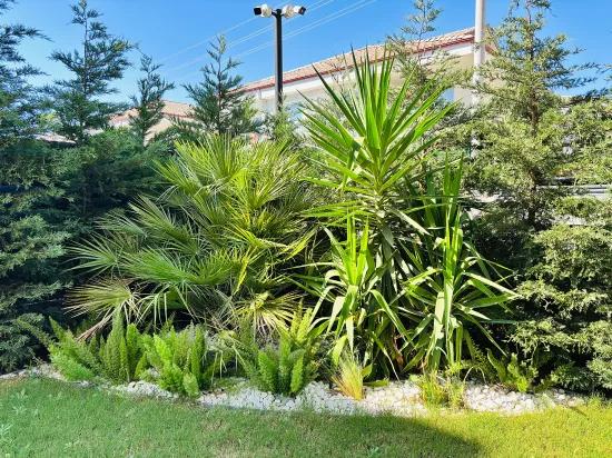 Seferihisar In Necat Hepkon Neighbourhood In pool site Detached Garden For sale 2+1 Flat