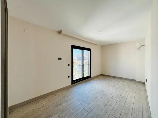 İzmir Seferihisar pool In the site Inside for sale 3+1 apartment.