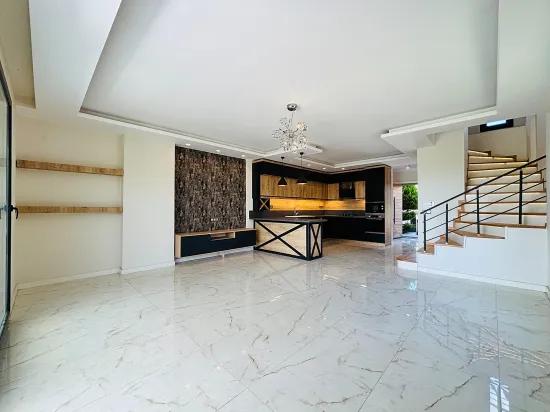Sea Front 4+1 Detached Villa In Payamlı Neighbourhood, Seferihisar, İzmir