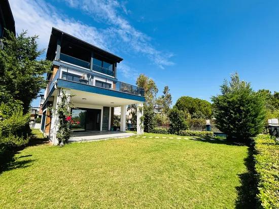 Sea Front 4+1 Detached Villa In Payamlı Neighbourhood, Seferihisar, İzmir