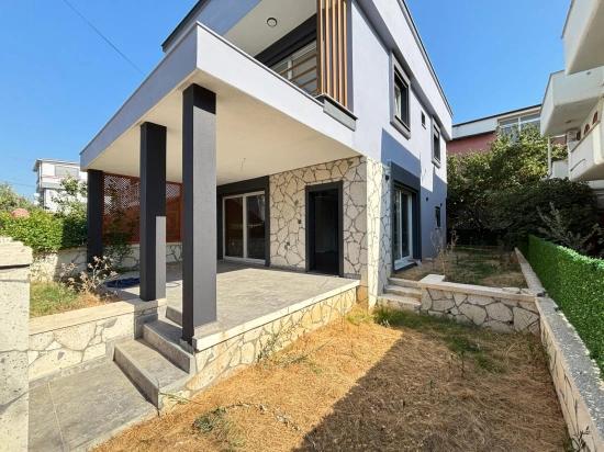 Detached, Spacious 3+1 Villa For Sale In Seferihisar Payamlı Center