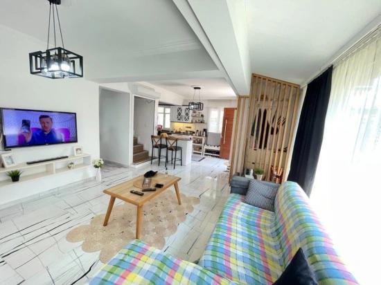 Spacious 3+1 Villa For Sale With Parking And Large Garden In Seferihisar Doğanbey