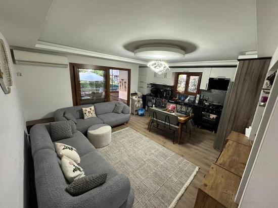 2+1 Apartment For Sale In Seferihisar Ürkmez, 300M From The Beach With Garden