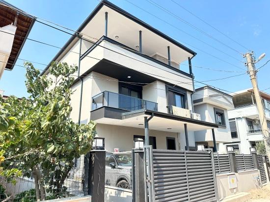 Large Brand New 5+1 Villa For Sale In Seferihisar Doğanbey Center