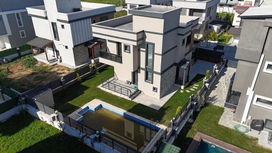 300M2 Gross Large 3+1 Villa With Independent Pool For Sale In Doğanbey