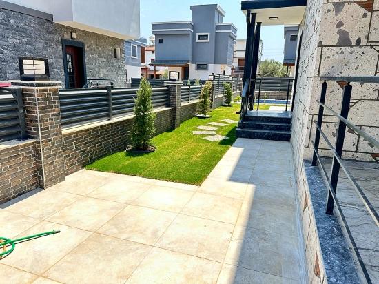 300M2 Gross Large 3+1 Villa With Independent Pool For Sale In Doğanbey
