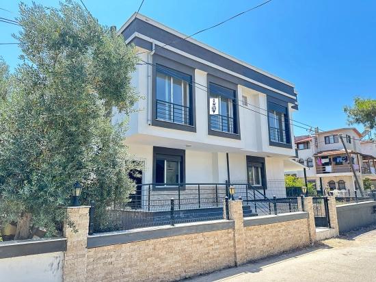 Brand New 3+1 Villa For Sale With Large Garden, 500M From The Beach In Seferihisar Doğanbey