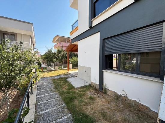 3+1 Villa With Large Garden For Sale In Seferihisar Doğanbey