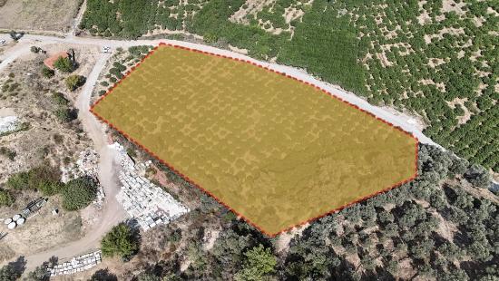 Corner Parcel Single Title Deed 9.727m² Field For Sale In Menderes Özdere, 100m From The Beach