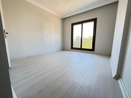 3+1 Villa For Sale In Menderes Özdere, 500 Meters From The Beach, With Parking And Large Garden