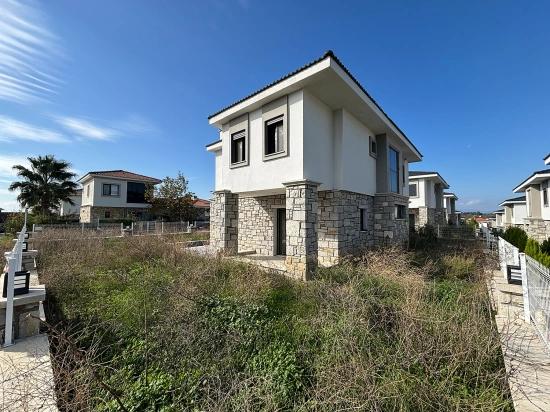 4+1 Detached Duplex Summer Villa With Pool In Seferihisar Akarca