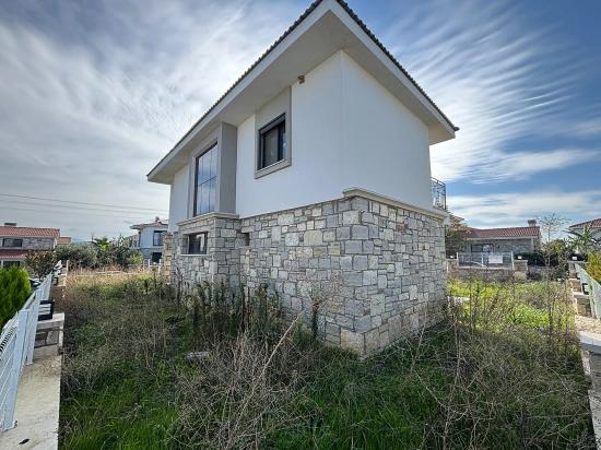 4+1 Detached Duplex Summer Villa With Pool In Seferihisar Akarca