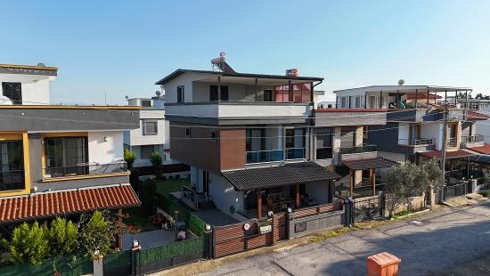 3+1 Detached Villa With Spacious Garden And En-Suite Bathroom In Each Bedroom