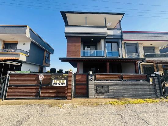 3+1 Detached Villa With Spacious Garden And En-Suite Bathroom In Each Bedroom