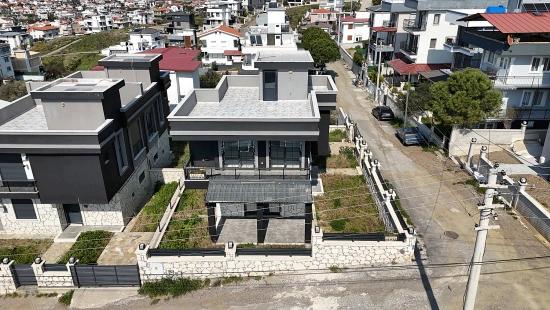 Sea View, Natural Gas Heated, 3+1 Detached Summer House In Akarca Neighborhood, Seferihisar, Izmir.