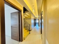 4+2 Bedroom Apartment For Sale in Turabiye Nbh. Seferihisar - 275 m²