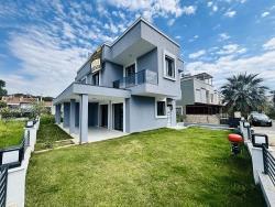 3+1 Bedroom Villa For Sale in Cumhuriyet Nbh. Seferihisar Doğanbey - 170 m²