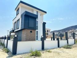 Independent, Quality New 4+1 Villa For Sale Within 287M2 In Seferihisar Doğanbey