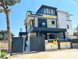210M2 Independent Luxury Garden 3+1 Villa For Sale In Seferihisar Doğanbey