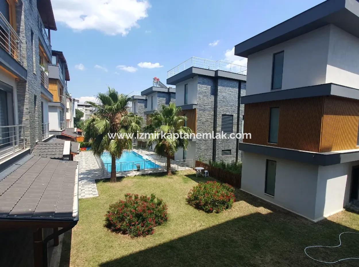 Triplex Cottage For Sale In A Complex With 3 1 Pool In Izmir, Seferihýsar,Payamli