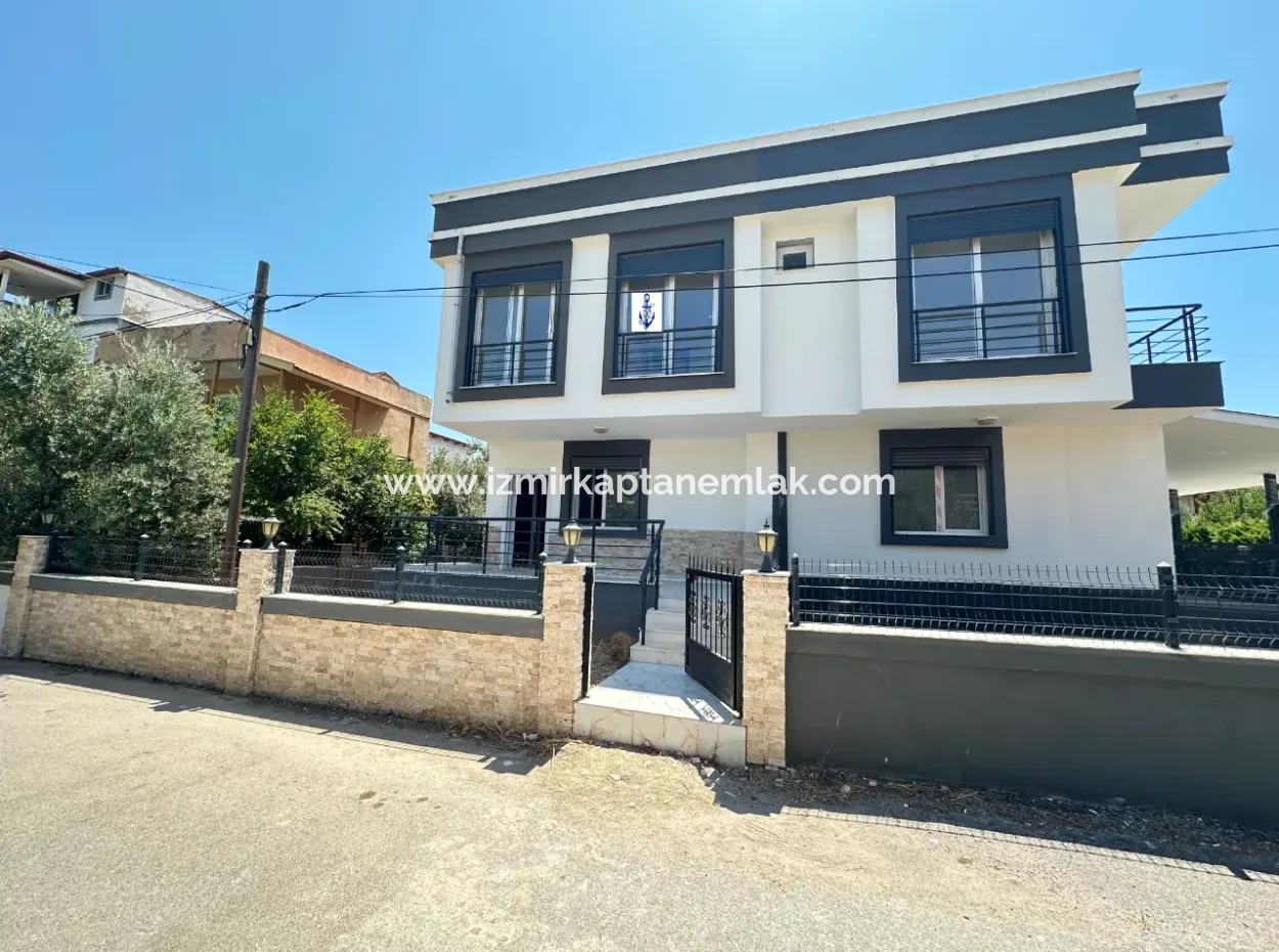 3 1 Villa For Sale With Large Garden And Spacious Terrace In Seferihisar Doğanbey