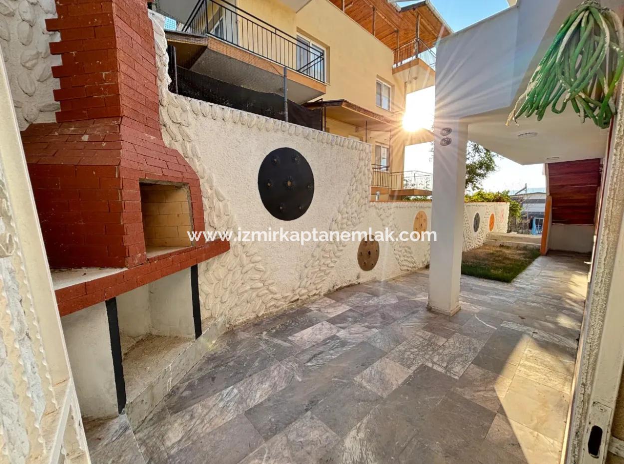 Ürkmez Central Location Bahçeli 2 1 Flat For Sale