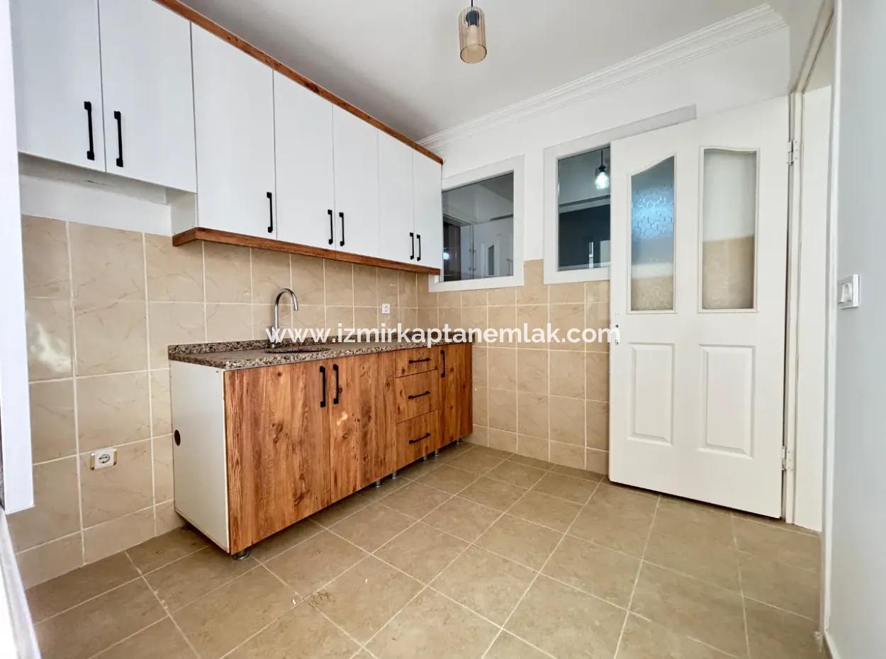 Ürkmez Central Location Bahçeli 2 1 Flat For Sale