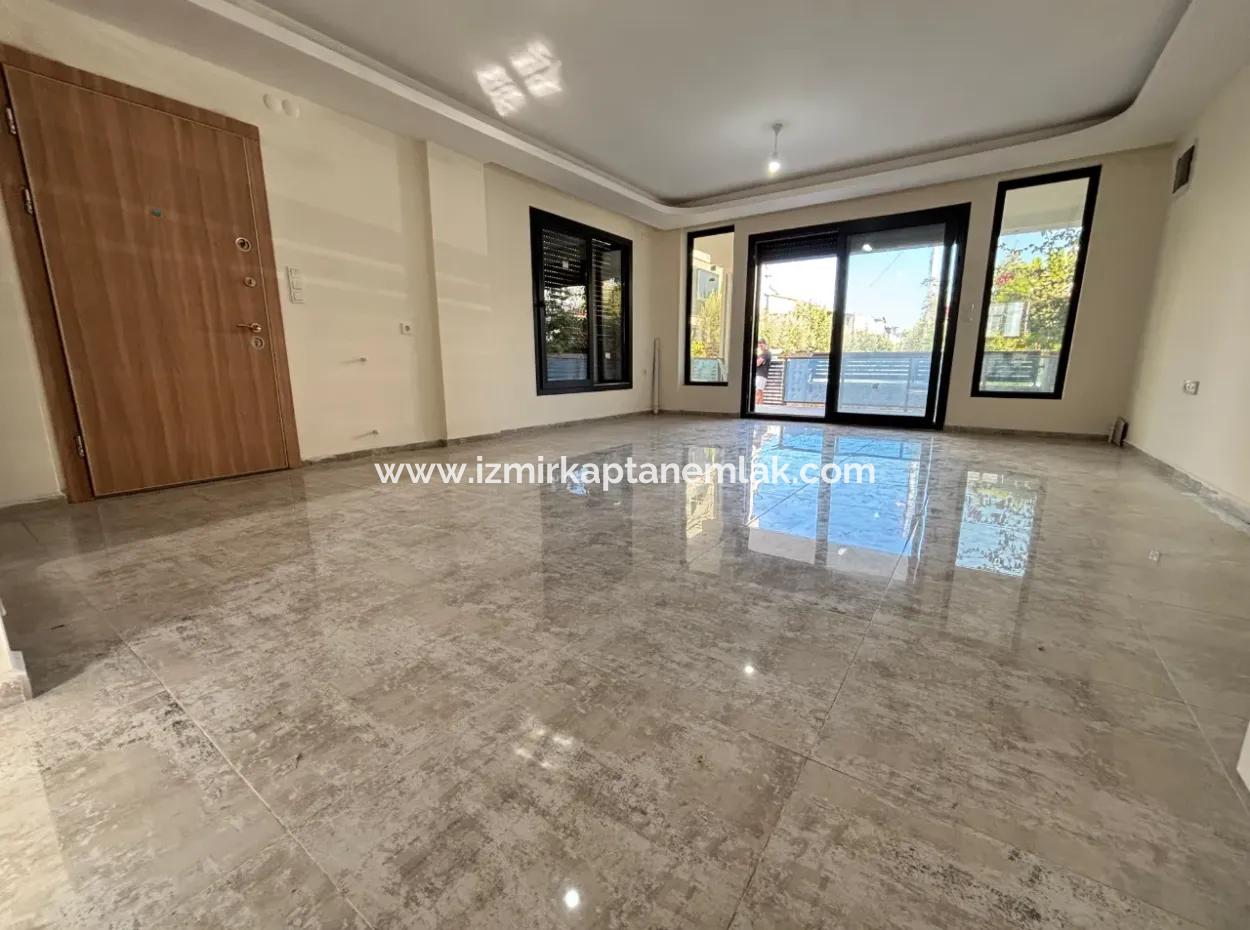 3 1 Villa For Sale In Doğanbey With 500 M Parking Lot Garden