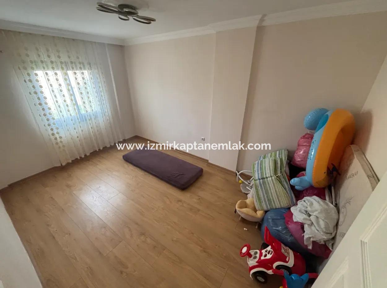 2 1 Middle Floor Flat On The Street In Seferihisar Bengiler