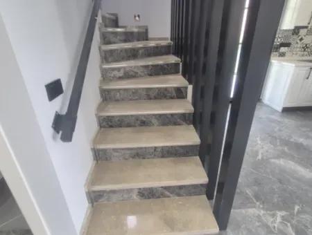 Ürkmez 3 1 Villa For Sale With Large Garden By The Sea