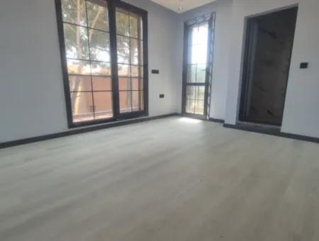 Ürkmez 3 1 Villa For Sale With Large Garden By The Sea