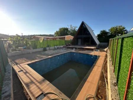 Triangular Bungolov House With Pool In 300 M2 Plot In Izmir Menderes Yeniköy