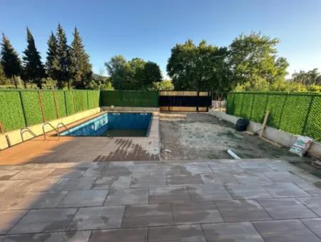 Triangular Bungolov House With Pool In 300 M2 Plot In Izmir Menderes Yeniköy