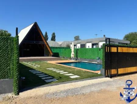 Triangular Bungolov House With Pool In 300 M2 Plot In Izmir Menderes Yeniköy