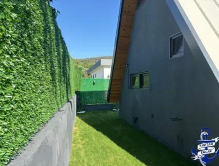 Triangular Bungolov House With Pool In 300 M2 Plot In Izmir Menderes Yeniköy