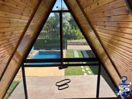 Triangular Bungolov House With Pool In 300 M2 Plot In Izmir Menderes Yeniköy