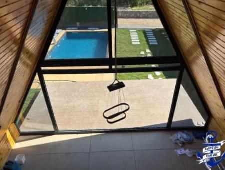 Triangular Bungolov House With Pool In 300 M2 Plot In Izmir Menderes Yeniköy