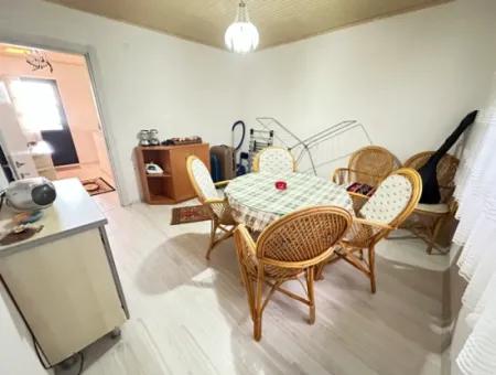 4 1 Spacious Villa For Sale With Separate Kitchen 300M To The Beach In Ürkmez