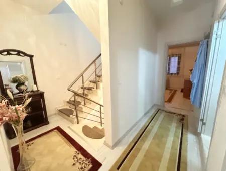 4 1 Spacious Villa For Sale With Separate Kitchen 300M To The Beach In Ürkmez