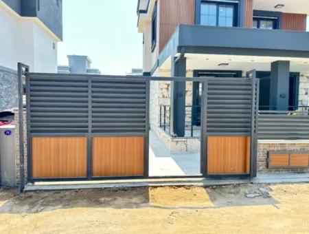 3 1 Villa For Sale With Independent Pool And Large Garden In Doğanbey
