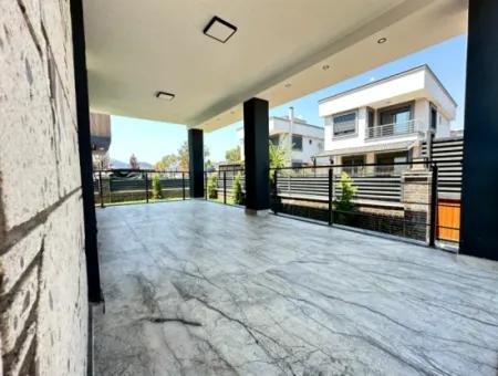 3 1 Villa For Sale With Independent Pool And Large Garden In Doğanbey