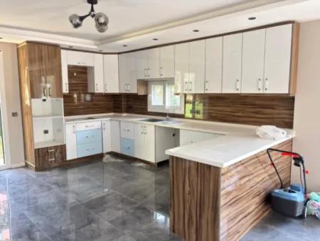 3 1 Villa For Sale In Payamlı Center With Detached Spacious Structure