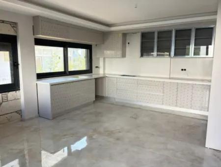 6 2 Triplex For Sale With Large Spacious Structure In Payamlı Center