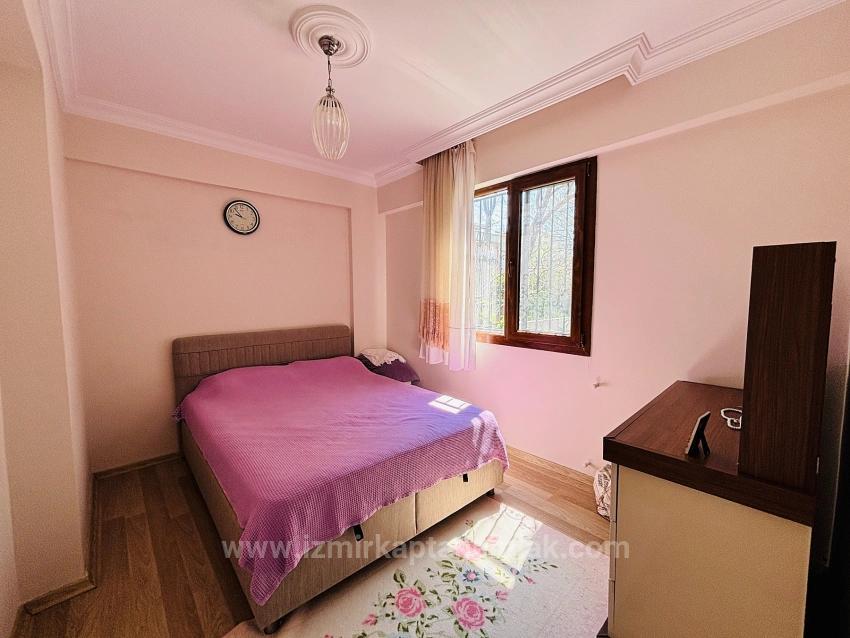 Квартира 2+1 На Первом Этаже Со Стеклянным Балконом В Центре Района Бенгилер, Сеферихисар, Измир.