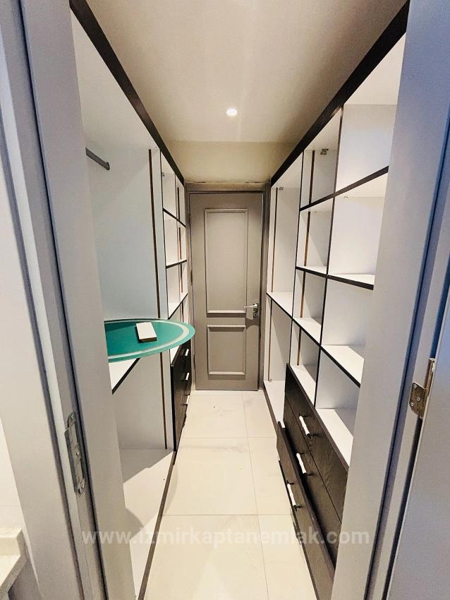 Отдельно Стоящий Дом С 3 Спальнями, 1 Ванной Комнатой, Системой «Умный Дом» И Бассейном, В 100 Метрах От Моря, В Районе Гюмюльдюр, Мендерес, Измир.