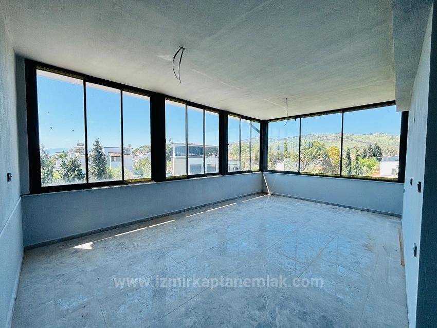 Отдельная Вилла 3+1 С Бассейном На Продажу В Районе Джумхуриет, Чеферихисар, Измир